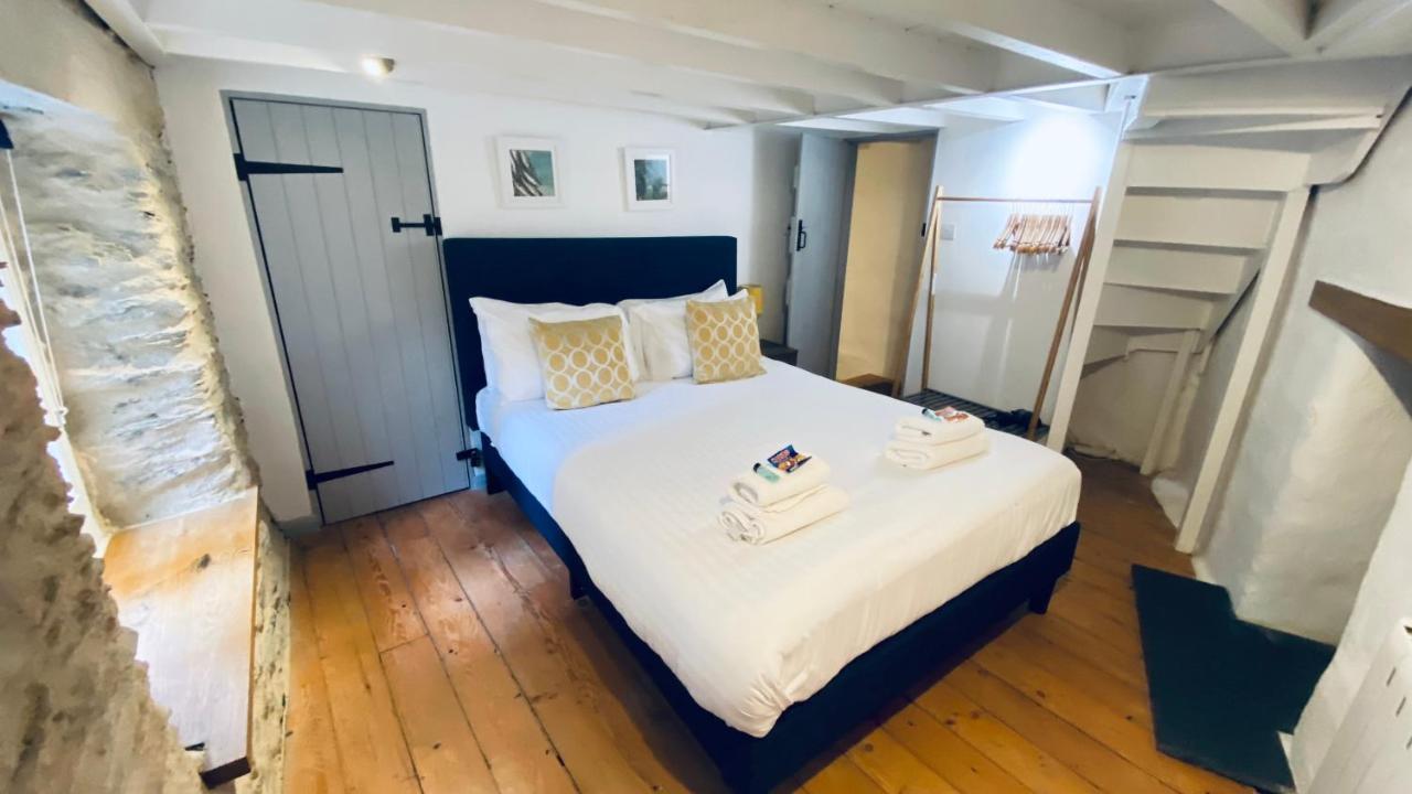 Spindrift Is A Beautiful Newly Refurbished Three Bedroom Private Family House Located On The Old Harbour And The Coastal Path In The Heart Of Beautiful Polperro Buitenkant foto