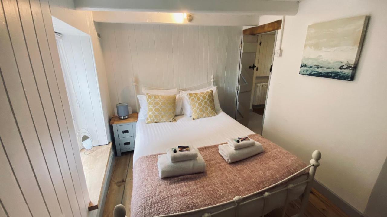 Spindrift Is A Beautiful Newly Refurbished Three Bedroom Private Family House Located On The Old Harbour And The Coastal Path In The Heart Of Beautiful Polperro Buitenkant foto