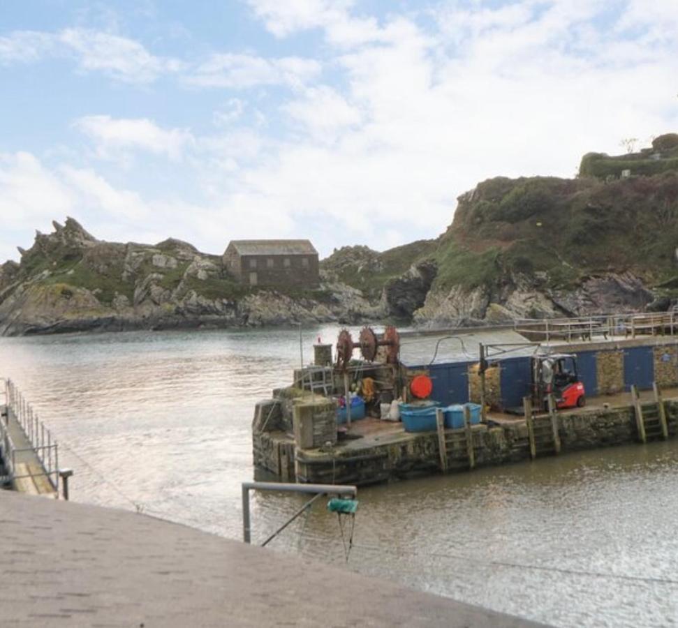 Spindrift Is A Beautiful Newly Refurbished Three Bedroom Private Family House Located On The Old Harbour And The Coastal Path In The Heart Of Beautiful Polperro Buitenkant foto