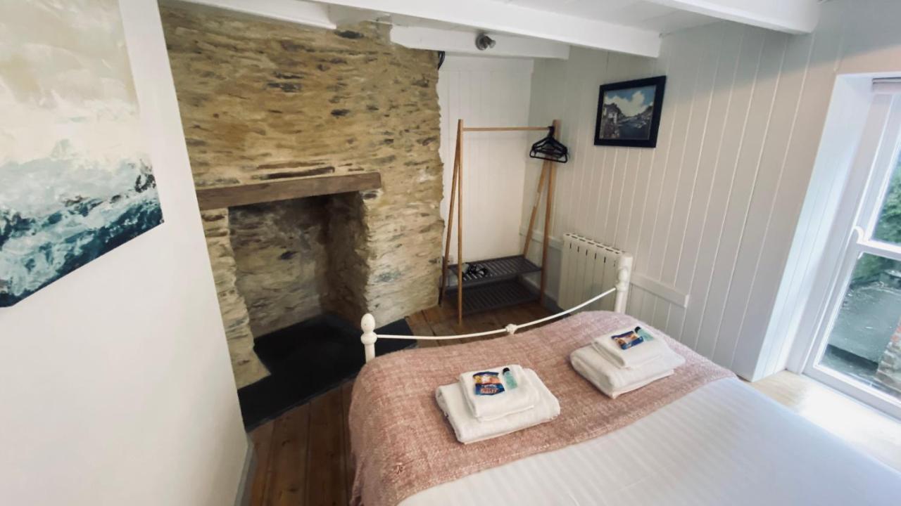 Spindrift Is A Beautiful Newly Refurbished Three Bedroom Private Family House Located On The Old Harbour And The Coastal Path In The Heart Of Beautiful Polperro Buitenkant foto